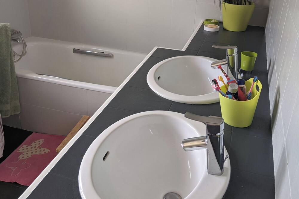 Photo of Bathroom in Venejan