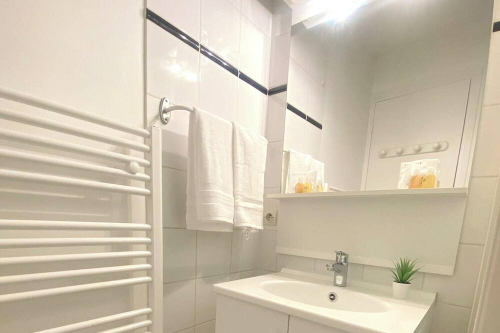 Photo of Bathroom in Nemours