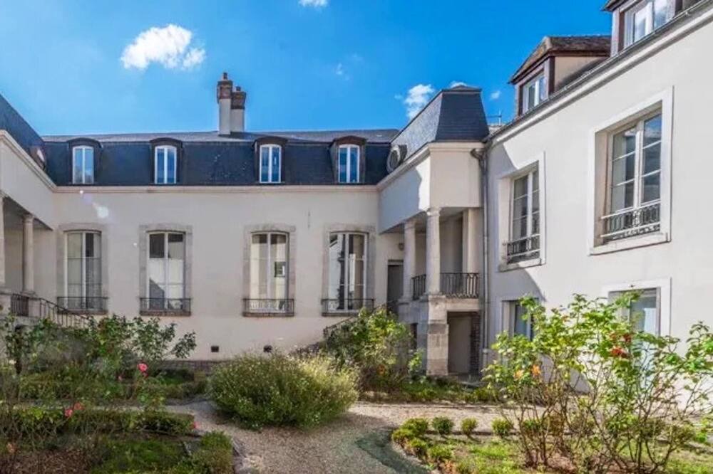 Photo of Others in Nemours