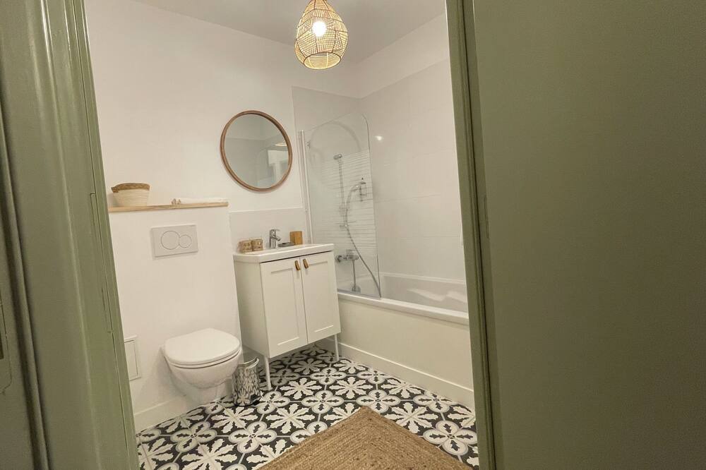 Photo of Bathroom in Entraigues-sur-la-Sorgue