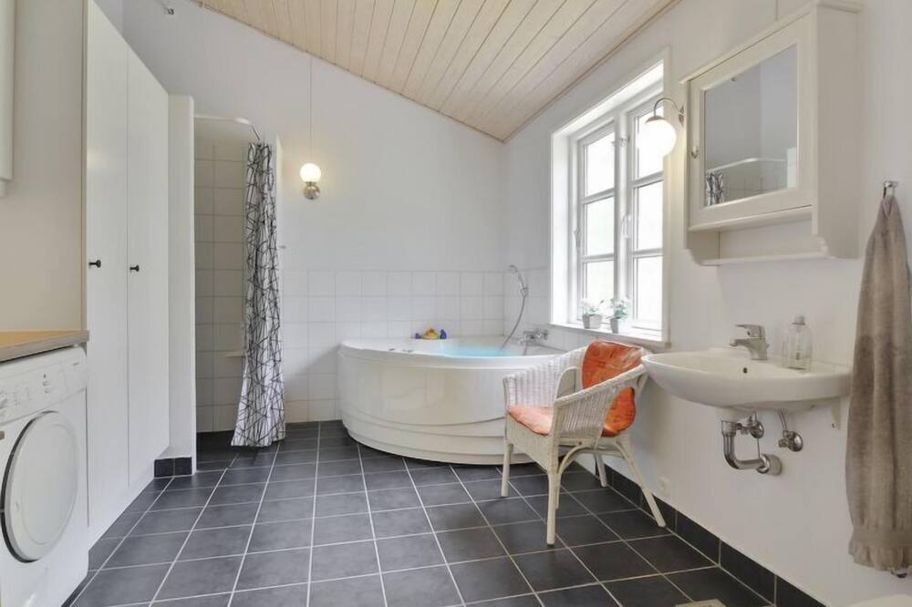 Photo of Bathroom in Brovst