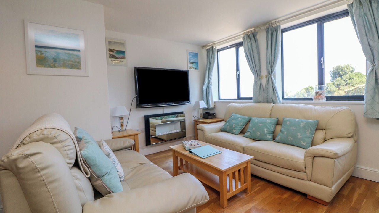 Photo of Livingroom in Chysauster