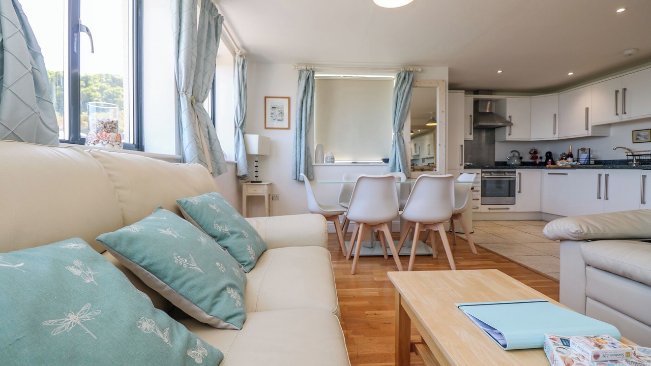 Photo of Livingroom in Chysauster