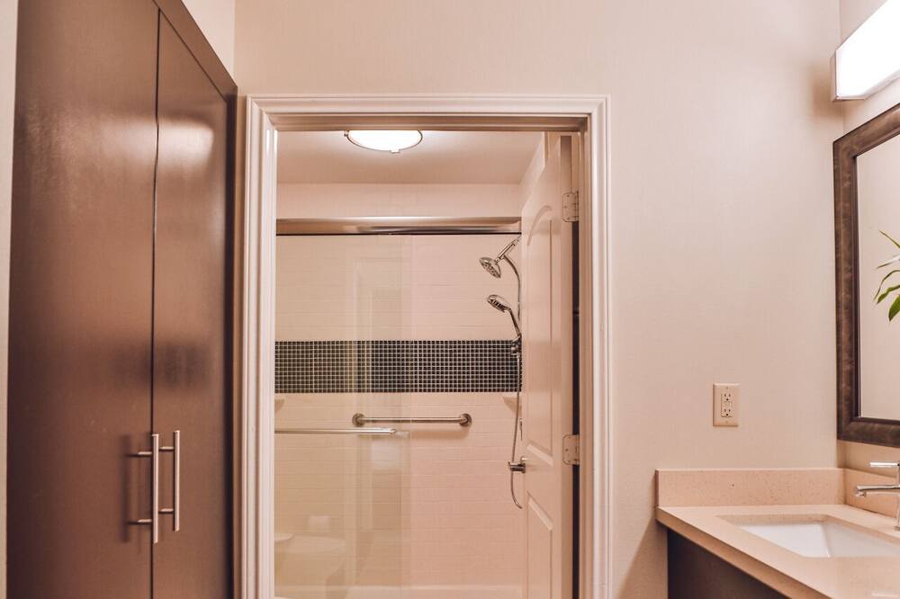 Photo of Bathroom in Chinatown