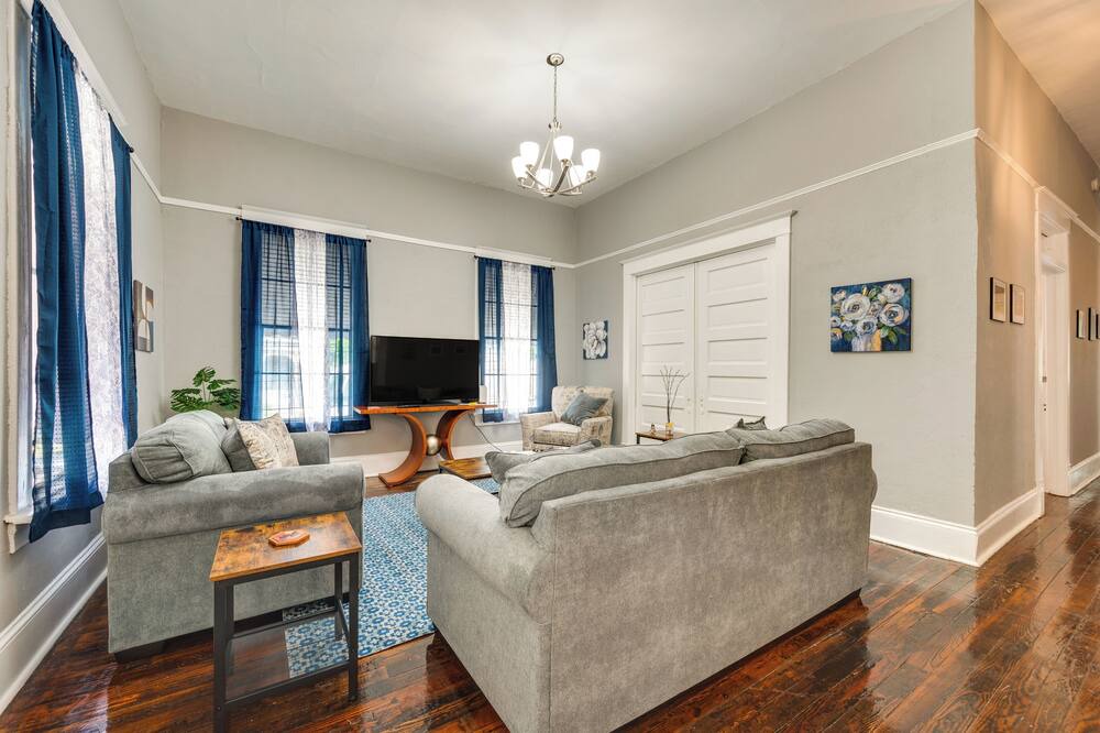 Photo of Livingroom in Macon