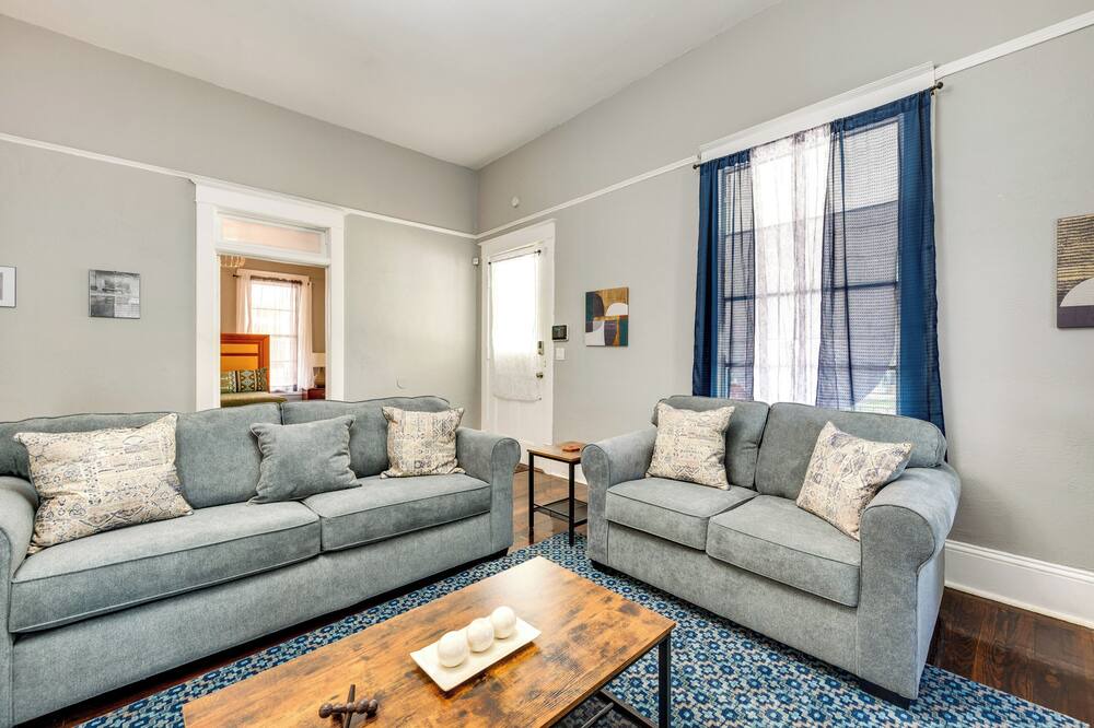 Photo of Livingroom in Macon