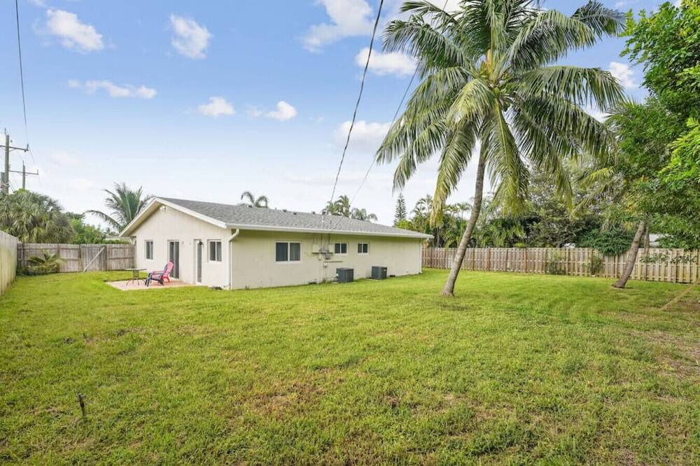 Photo of Others in Tropic Palms