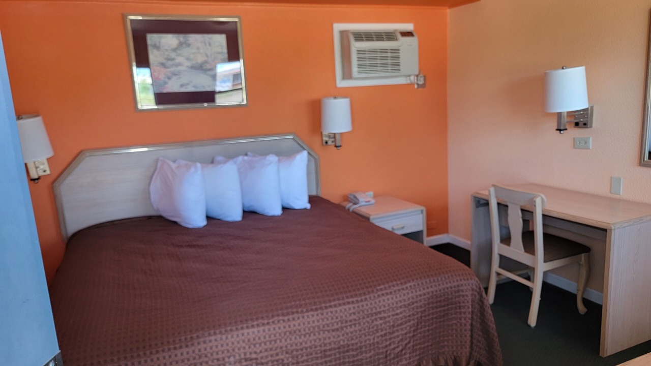 Photo of Bedroom in Medicine Lodge