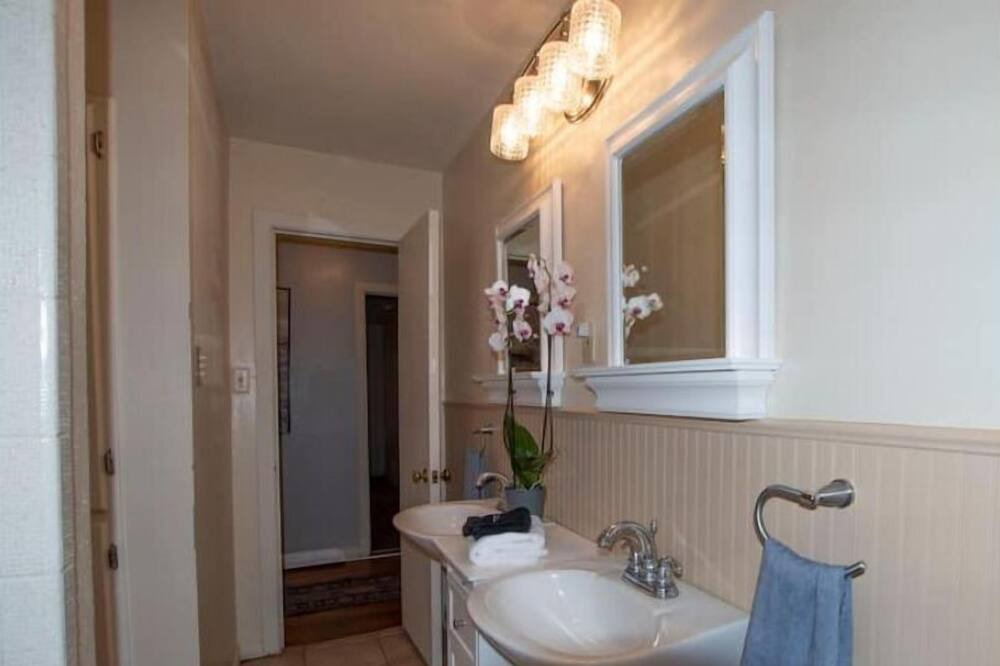 Photo of Bathroom in Wichita Falls