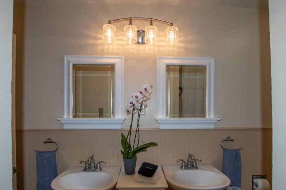 Photo of Bathroom in Wichita Falls