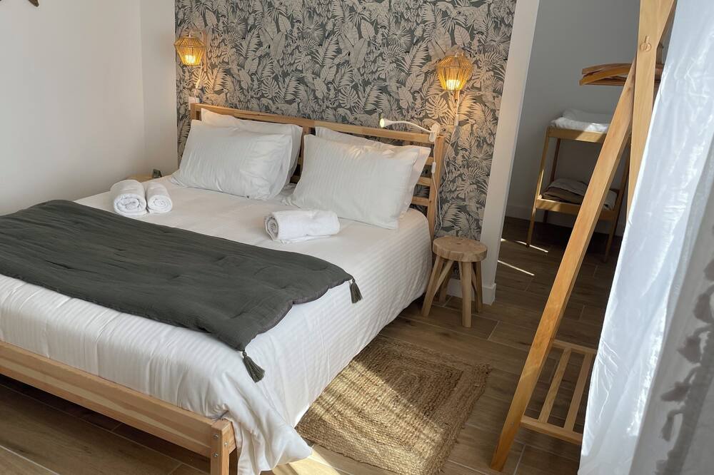 Photo of Bedroom in Entraigues-sur-la-Sorgue