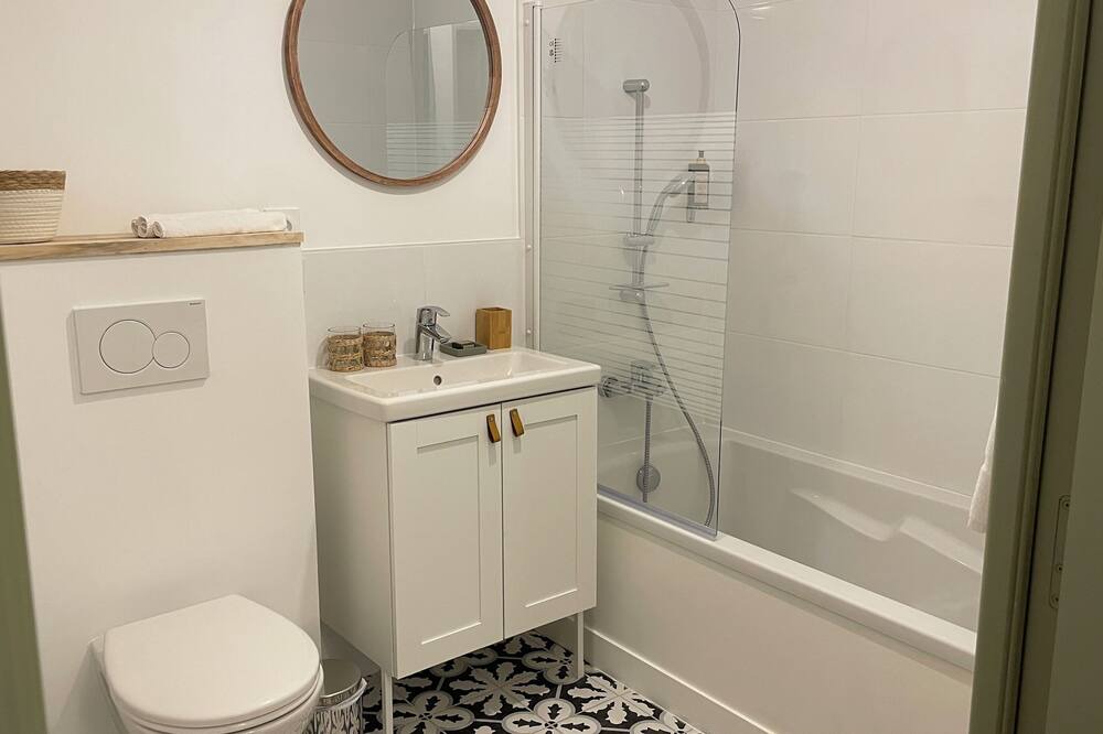 Photo of Bathroom in Entraigues-sur-la-Sorgue