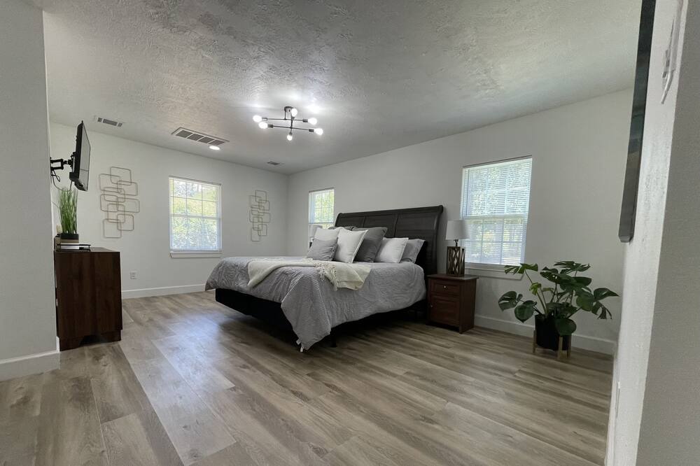 Photo of Bedroom in Alvin