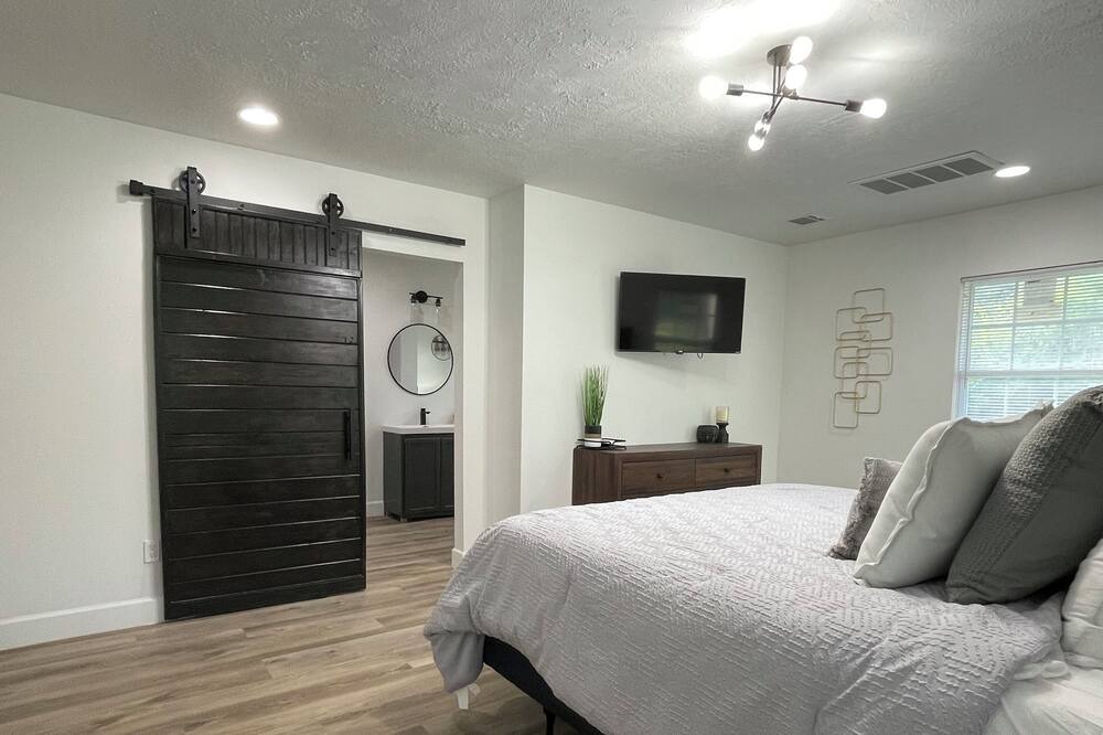 Photo of Bedroom in Alvin