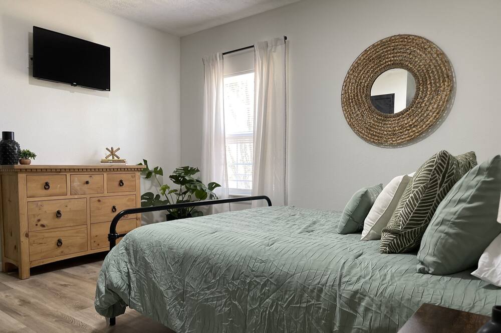 Photo of Bedroom in Alvin