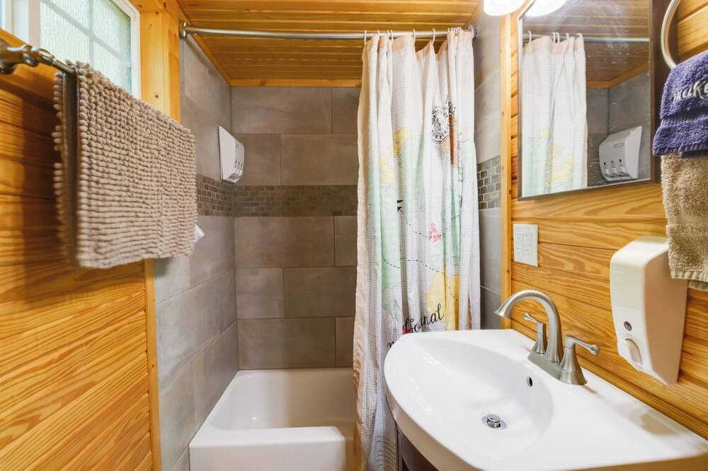 Photo of Bathroom in Sallisaw