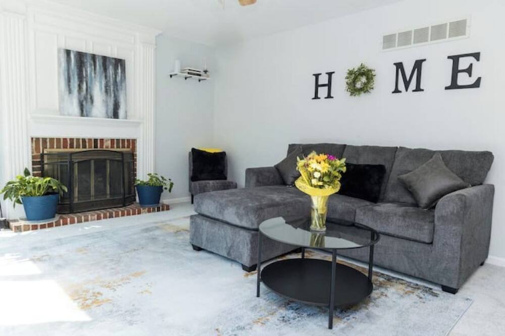 Photo of Livingroom in Glencoe
