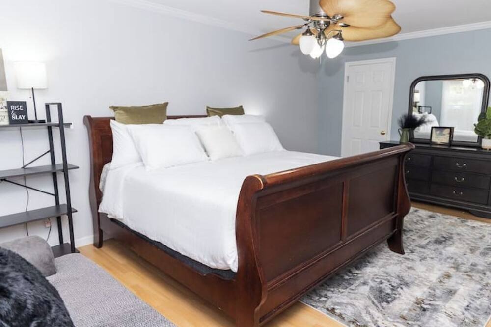 Photo of Bedroom in Glencoe