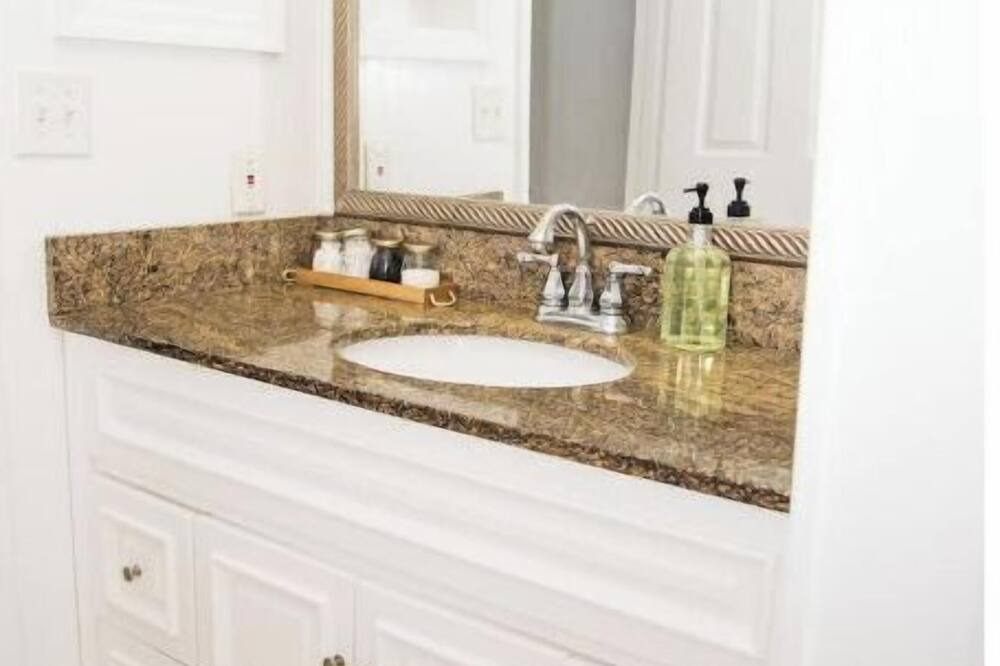 Photo of Bathroom in Glencoe