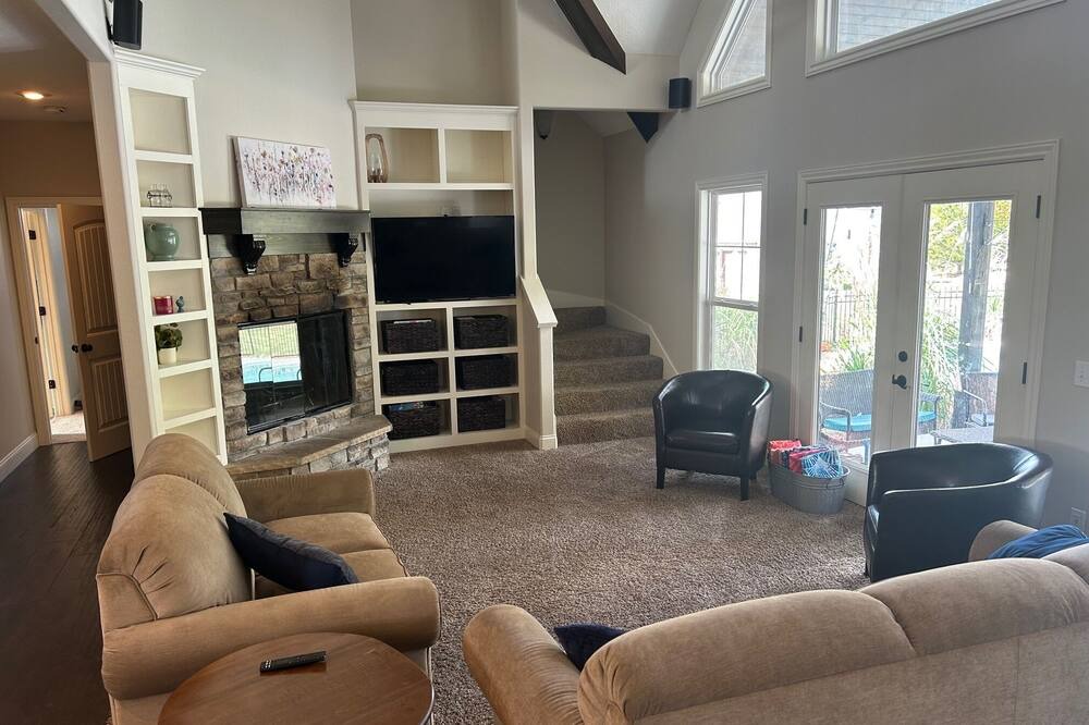 Photo of Livingroom in Crestline