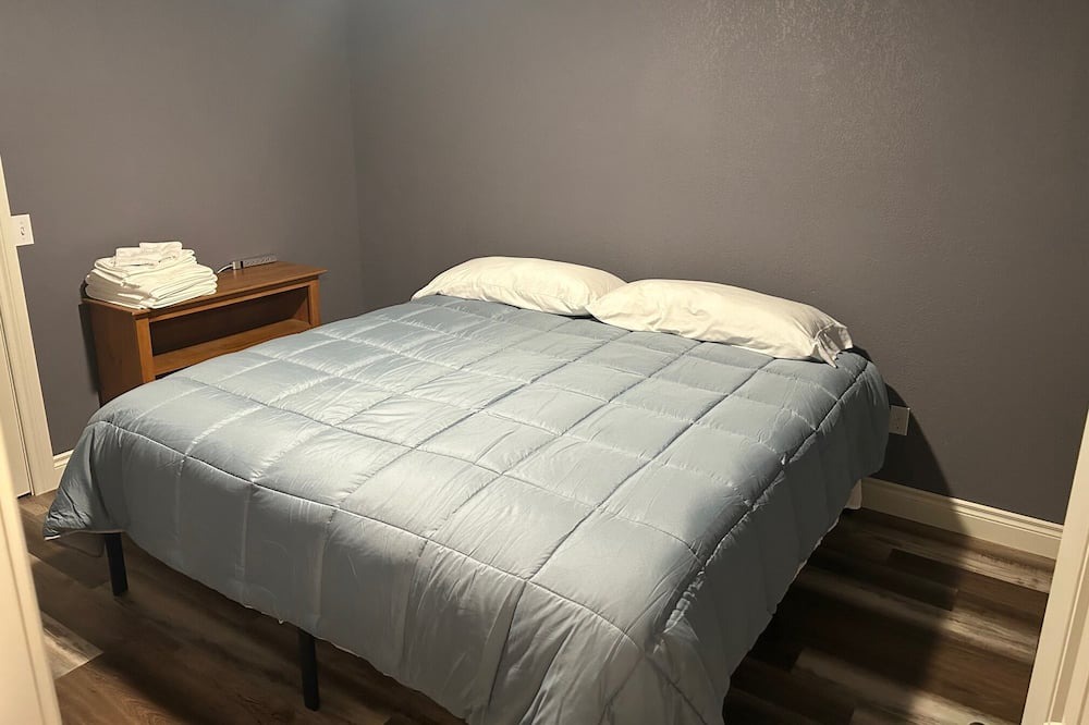 Photo of Bedroom in Crestline