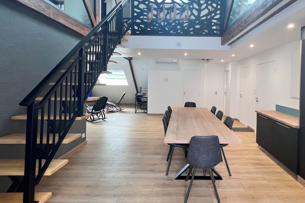 Photo of Others in Henon