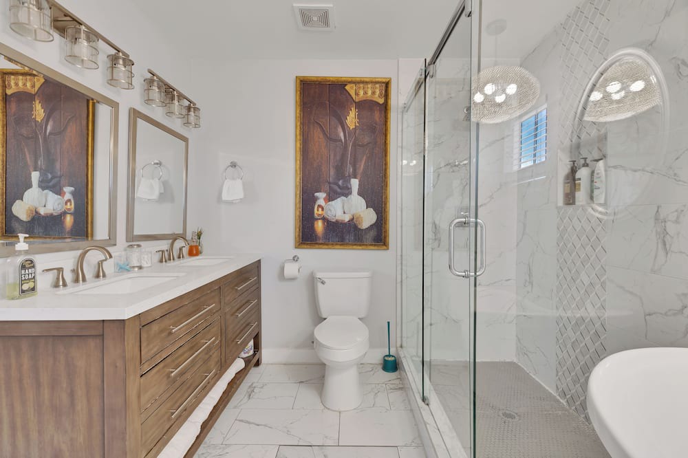 Photo of Bathroom in Palomino Area
