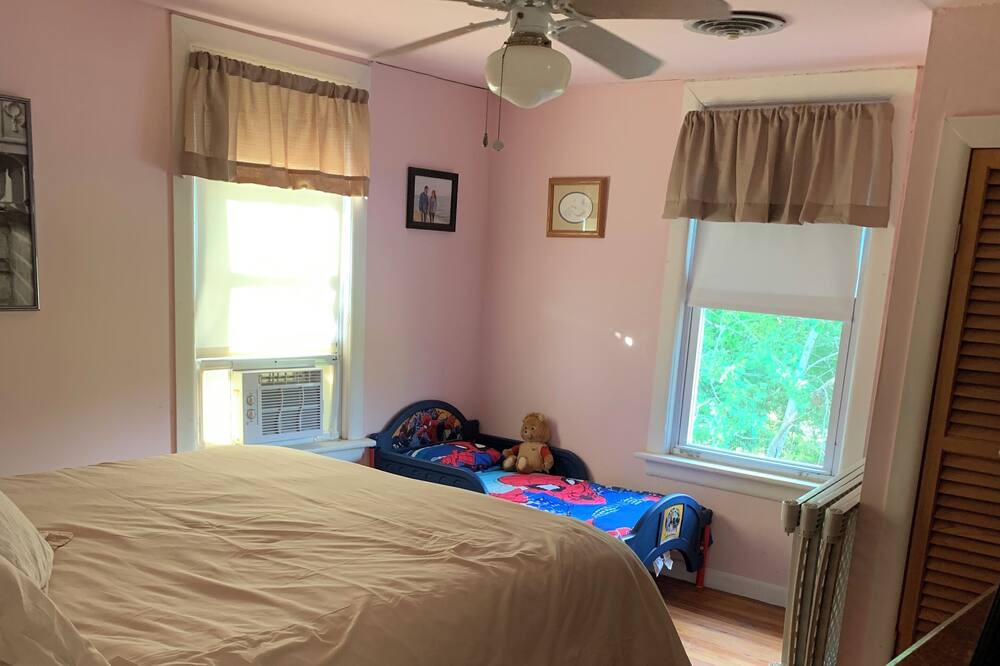 Photo of Bedroom in Narrowsburg