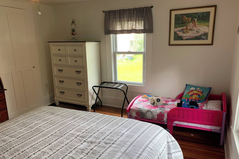 Photo of Bedroom in Narrowsburg