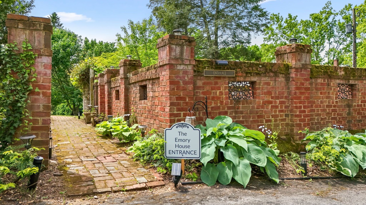 Photo of Outdoor in Emory