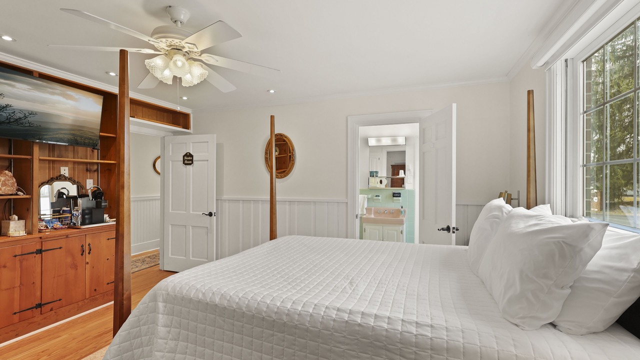 Photo of Bedroom in Emory