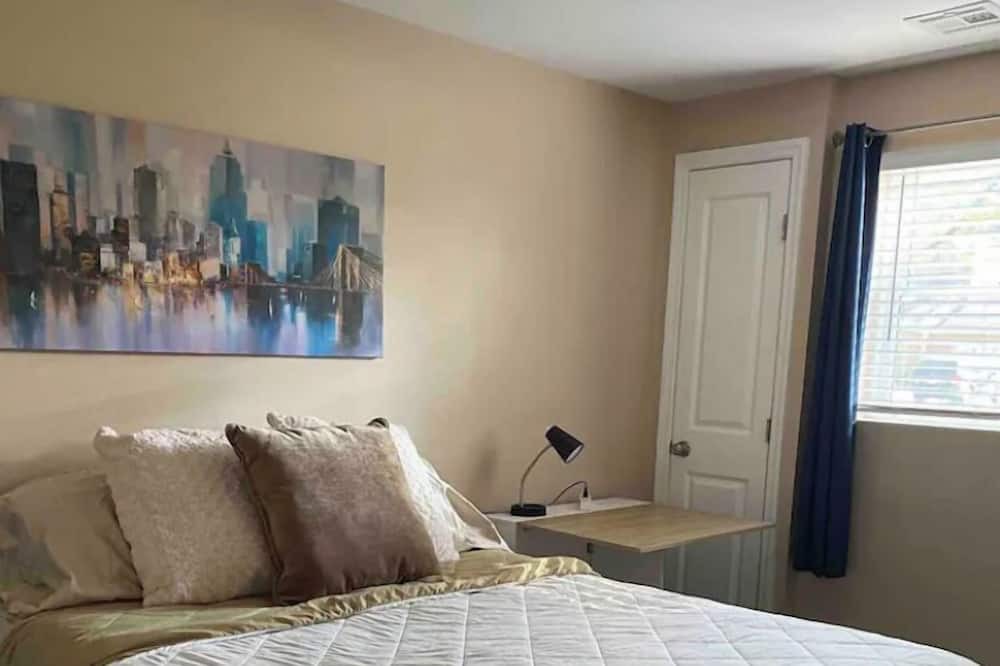 Photo of Bedroom in Smithtown