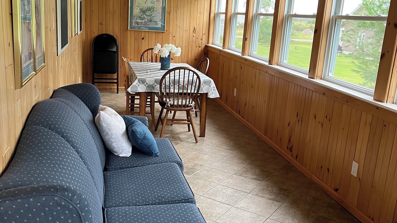 Photo of Livingroom in Drummond-North Elmsley