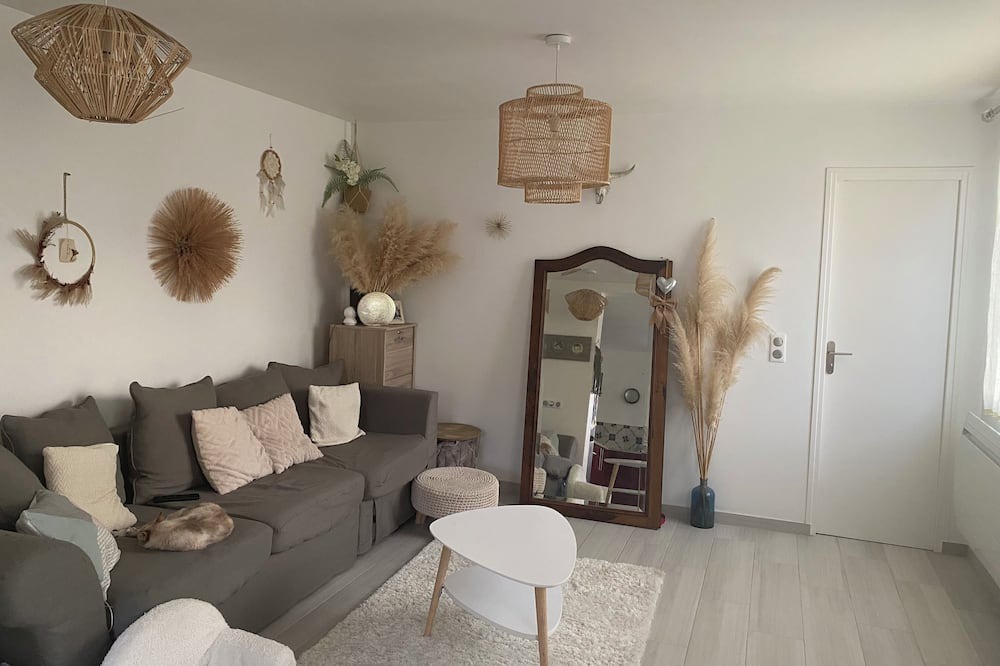 Photo of Livingroom in Saint-Lucien