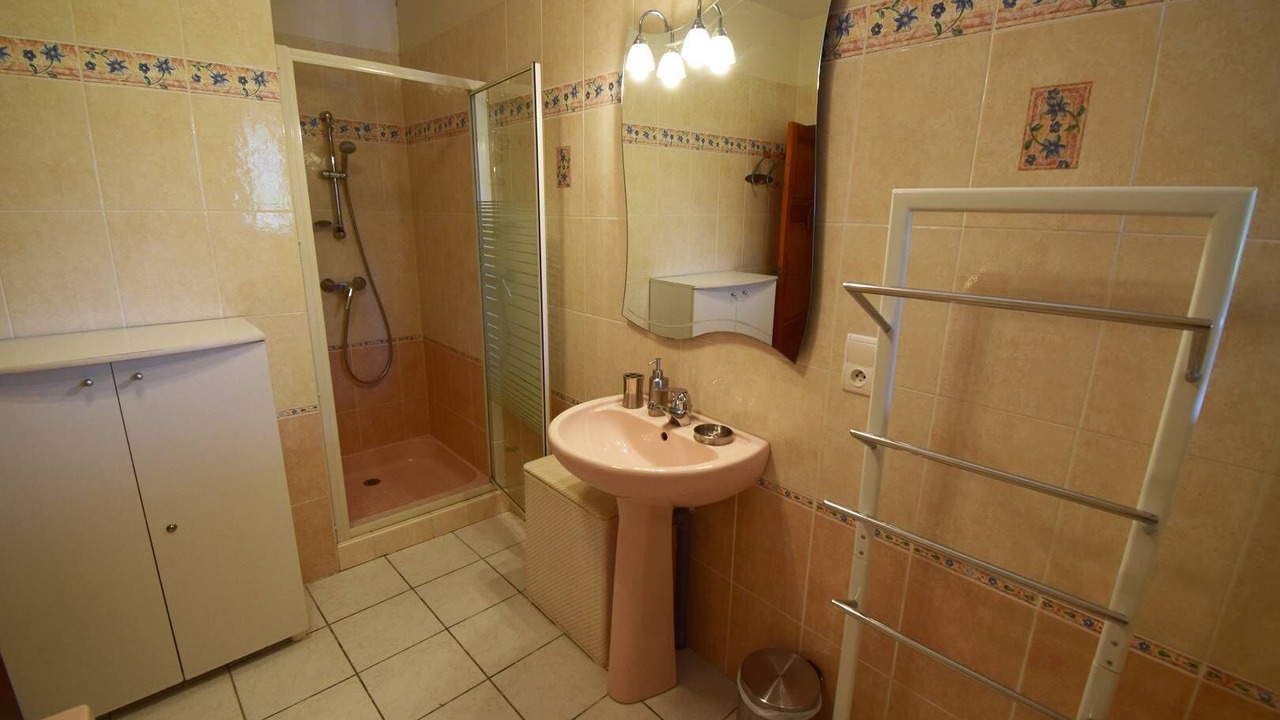Photo of Bathroom in Perville