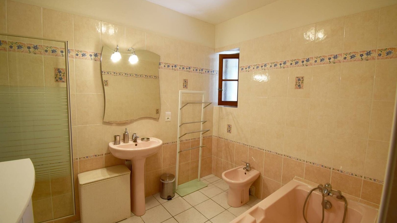 Photo of Bathroom in Perville