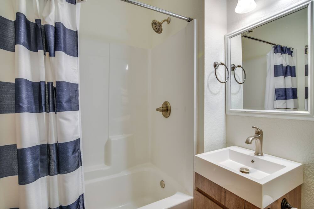 Photo of Bathroom in Diamond City