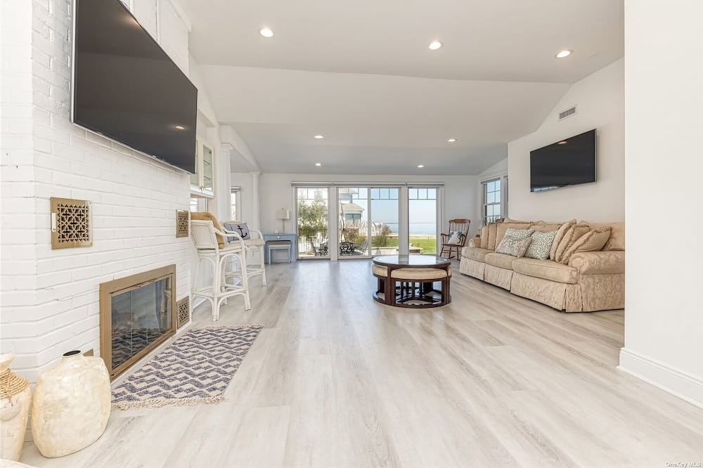 Photo of Livingroom in Shinnecock Hills