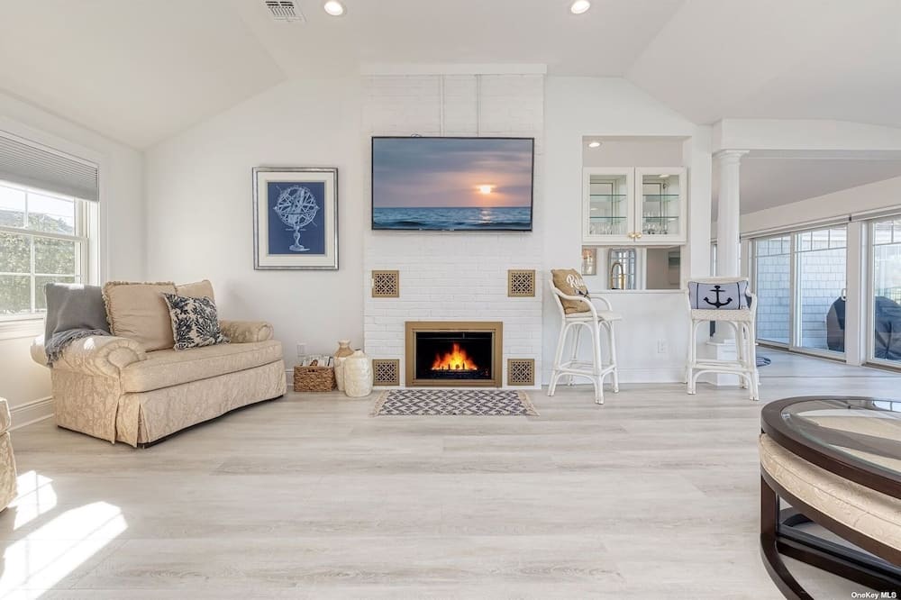 Photo of Livingroom in Shinnecock Hills