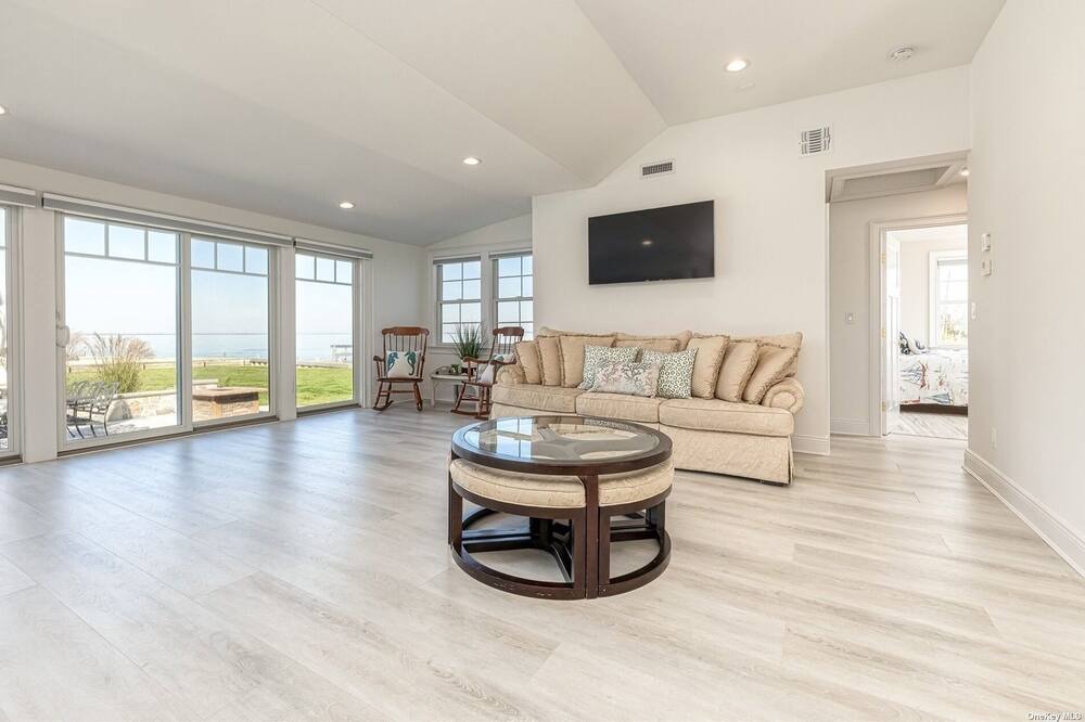Photo of Livingroom in Shinnecock Hills