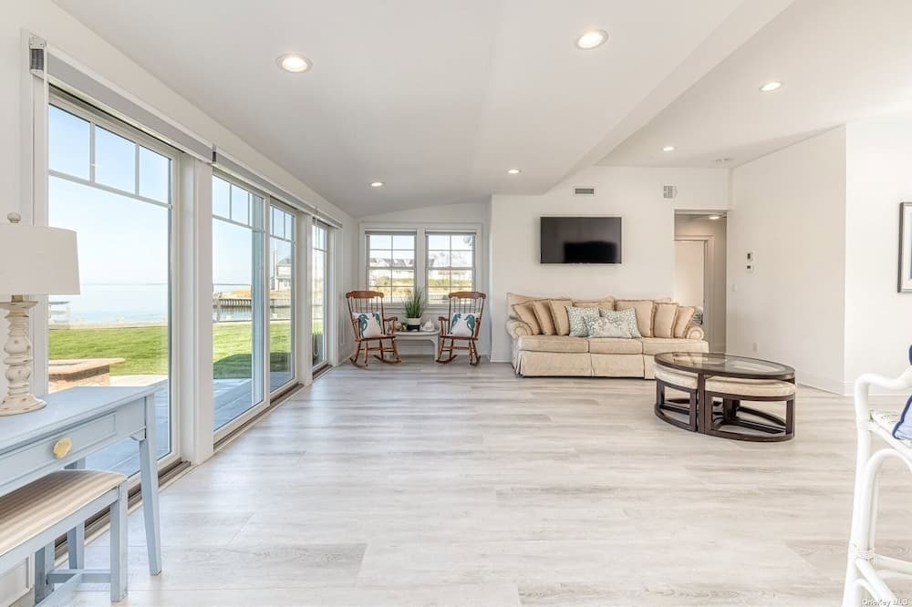Photo of Livingroom in Shinnecock Hills