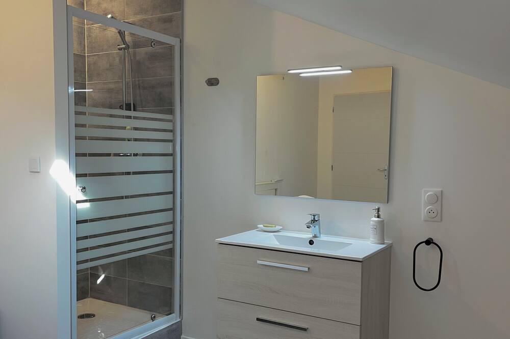 Photo of Bathroom in Anatole France