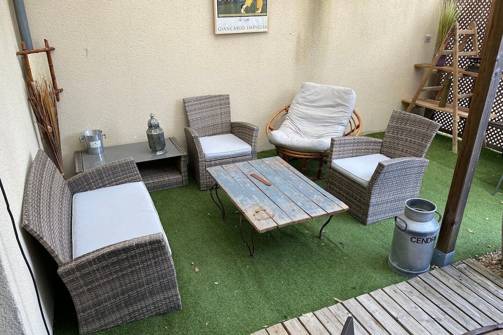Photo of Patio Balcony in Mignaloux-Beauvoir