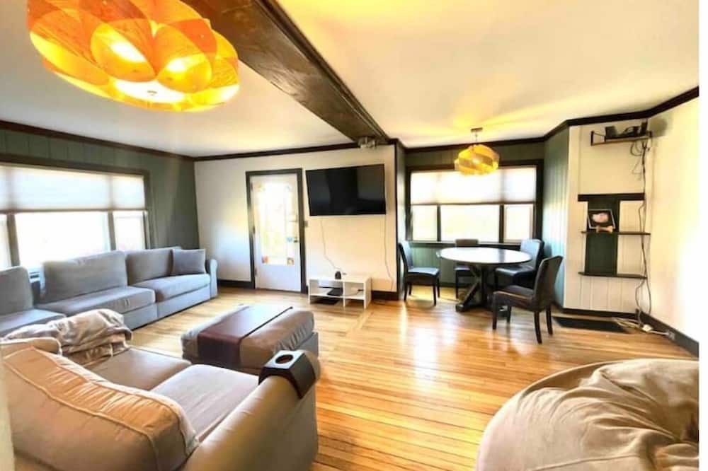 Photo of Livingroom in Trumansburg