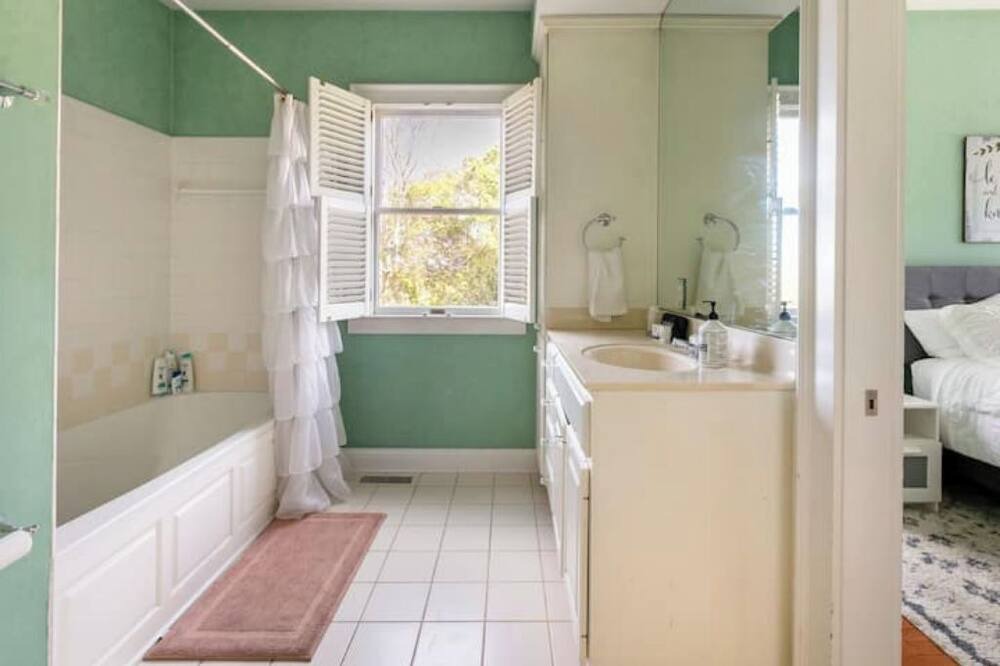 Photo of Bathroom in Nicholasville