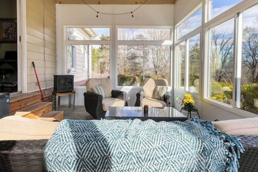 Photo of Livingroom in Nicholasville