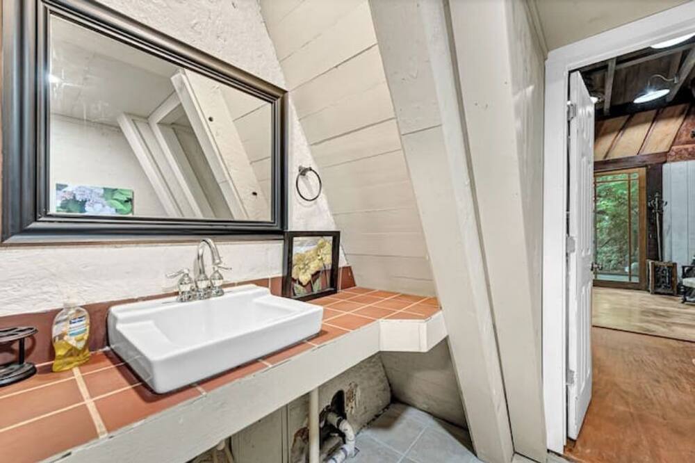 Photo of Bathroom in Flint Creek