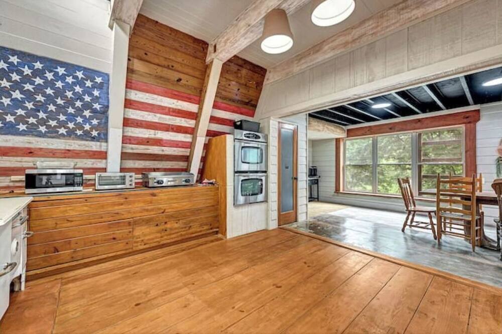Photo of Kitchen in Flint Creek