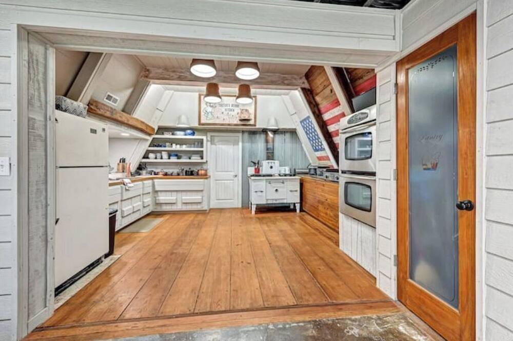 Photo of Kitchen in Flint Creek