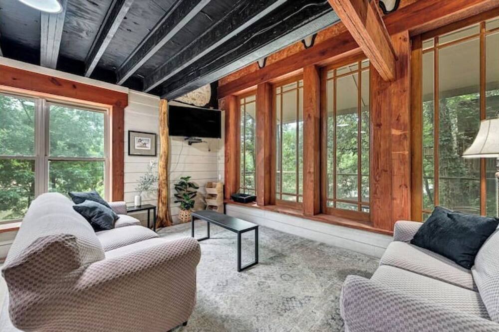 Photo of Livingroom in Flint Creek